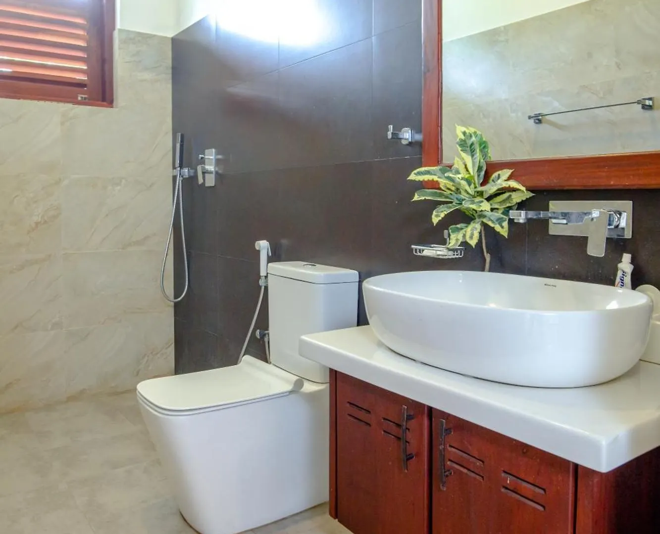 Serenity Paradise Bungalow Huduhumpola Homestay