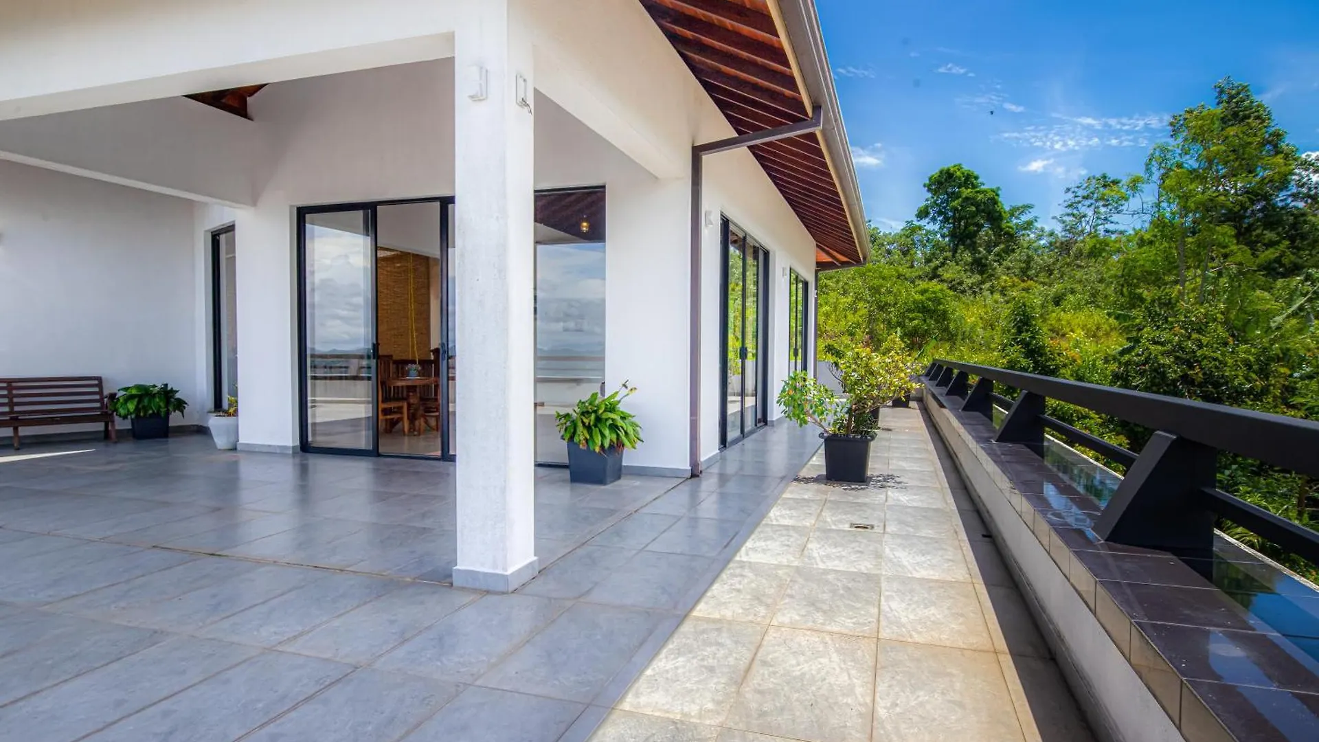 Serenity Paradise Bungalow Huduhumpola Homestay